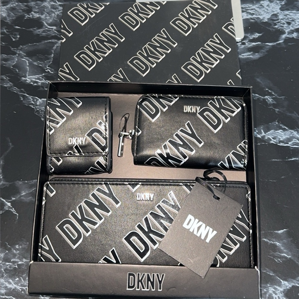 DKNY Women’s Casual Phoenix Box Set Classic Wallet Bi-Fold Wallet+Card+iPod Case